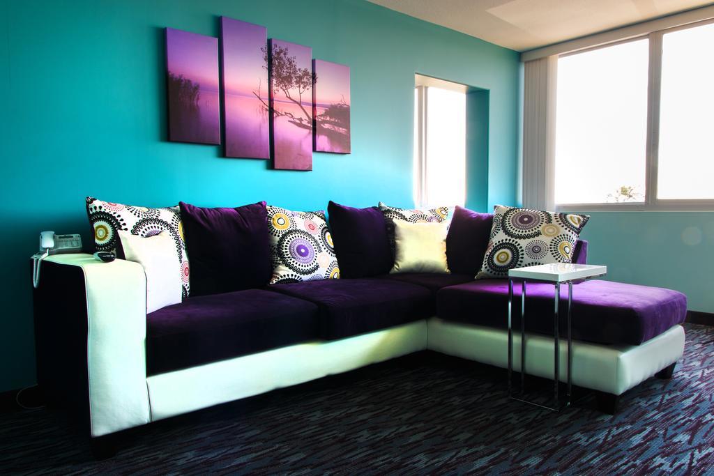 California Palms Hotel And Suites Austintown Екстериор снимка