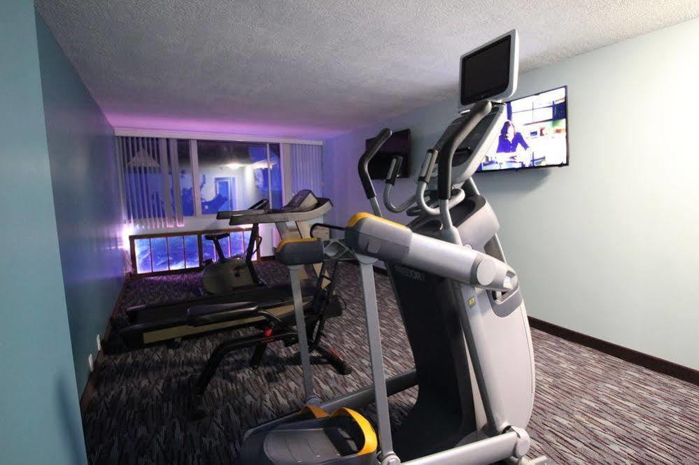 California Palms Hotel And Suites Austintown Екстериор снимка