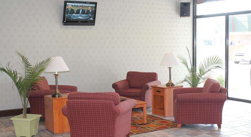 California Palms Hotel And Suites Austintown Екстериор снимка